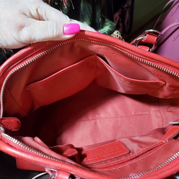 Coach hand bag - Picture 3 of 6